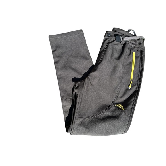 Outdoor Other - NWOT Men’s Black w yellow trim outdoor pants by Outdoor size Large
